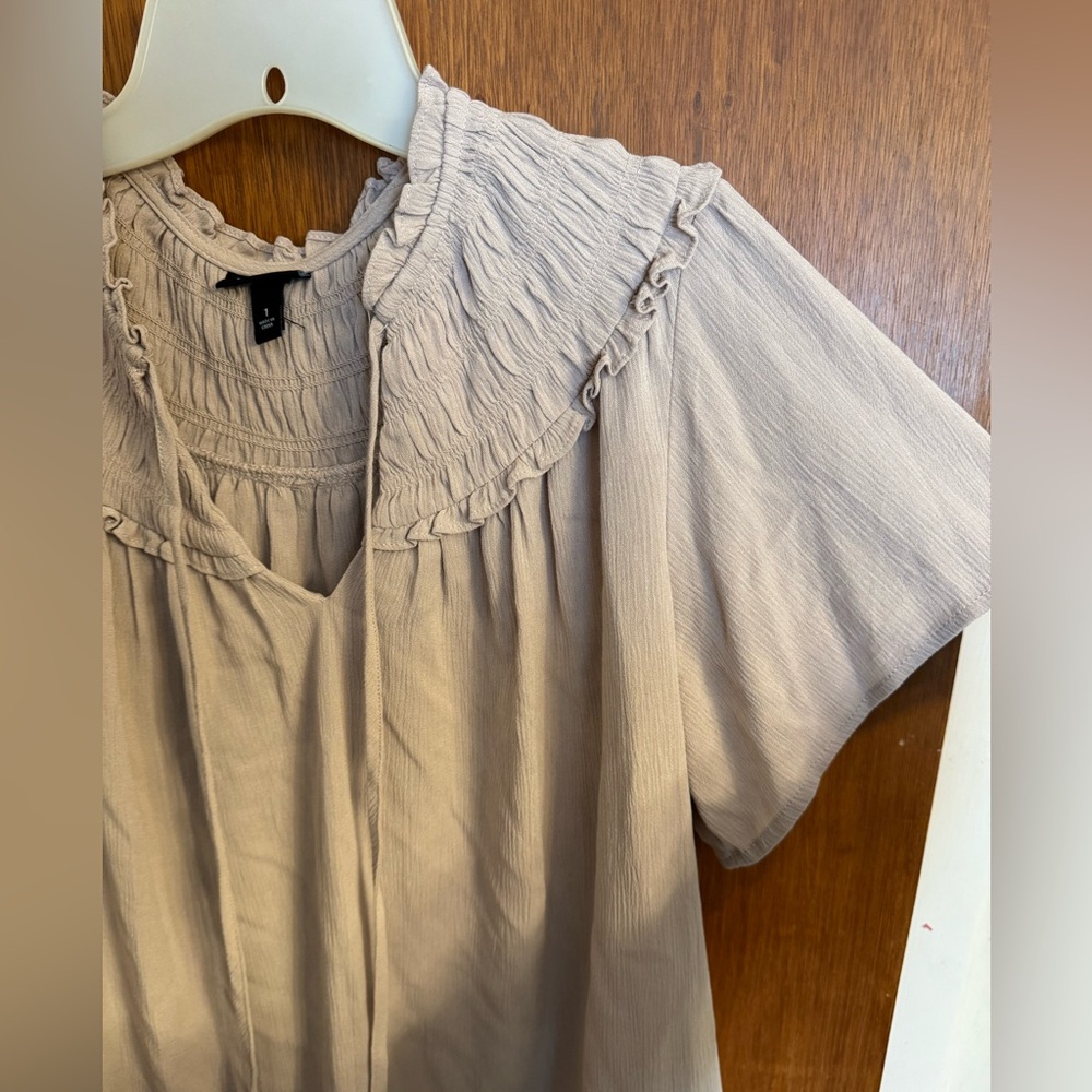 EUC tan/camel colored short sleeve top by Torrid, size 1 (14-16) - Picture 8 of 13